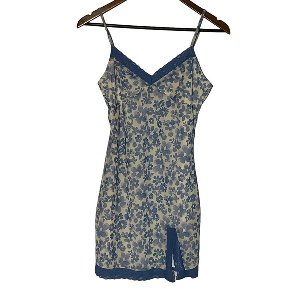 Forever 21 Other - Women's Forever 21 Blue & Cream Micro Mesh Floral Slip Dress